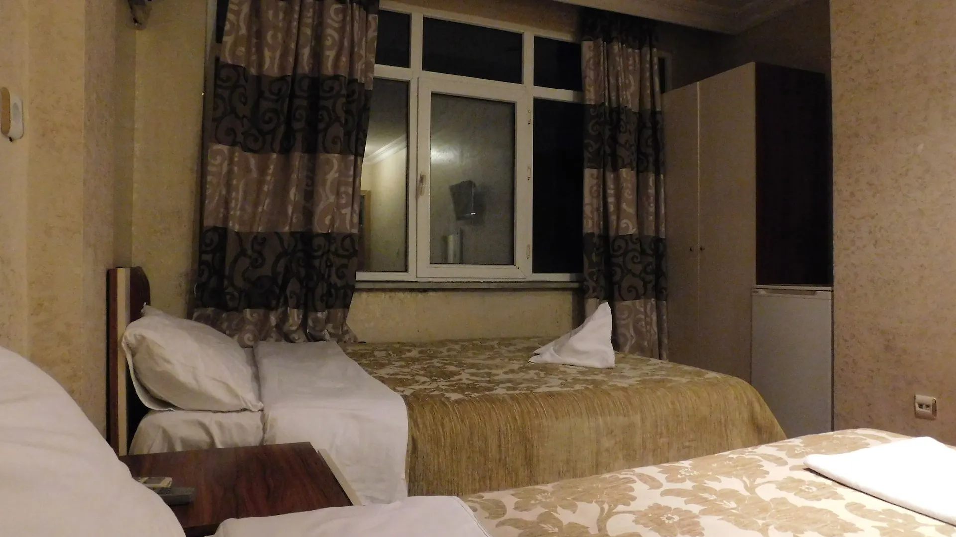 Ast Hotel Стамбул